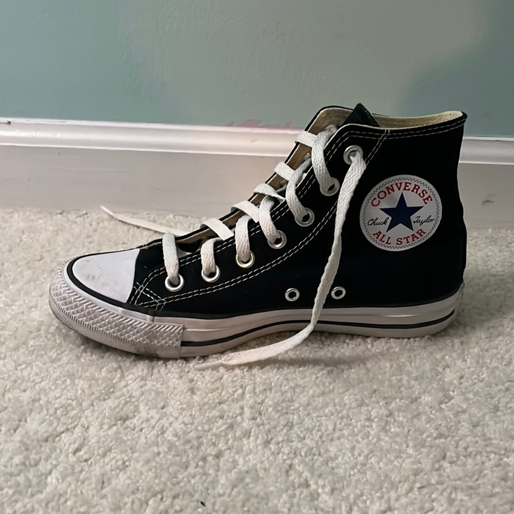 women’s black classic converse 🌟